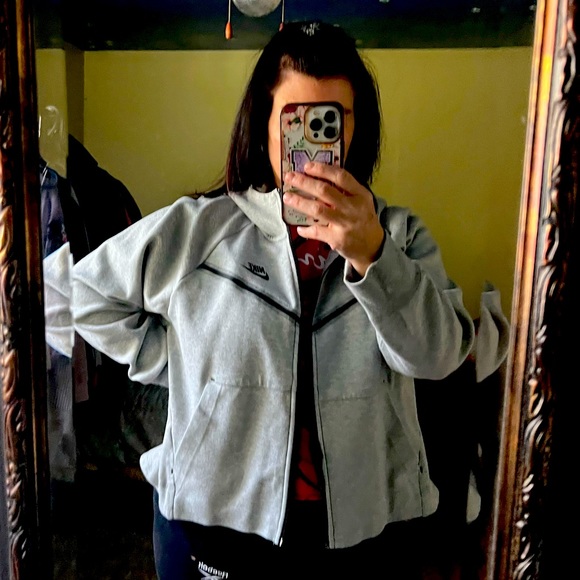 Nike Tech zip up size 1X.. grey oversized .. worn once!!! Purchased brand new - Picture 1 of 4